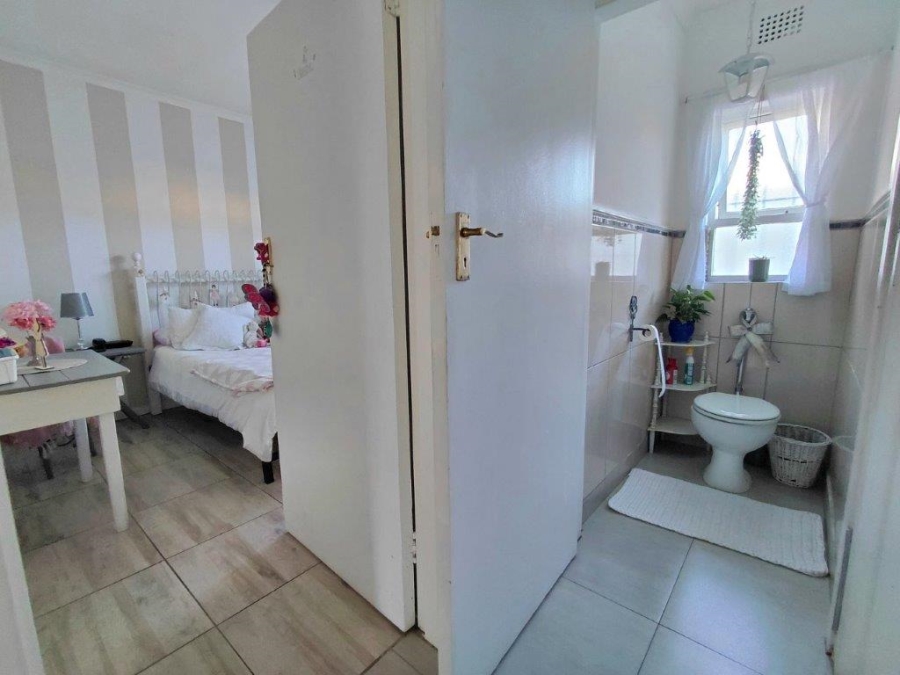 5 Bedroom Property for Sale in Winslow Western Cape